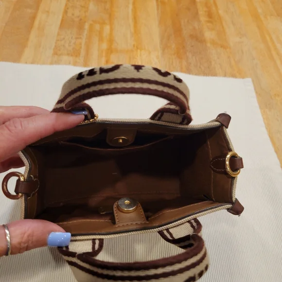 🟤EUC~ 💥HOT DEAL💥 COACH MINI SMITH TOTE BAG - Picture 3 of 8